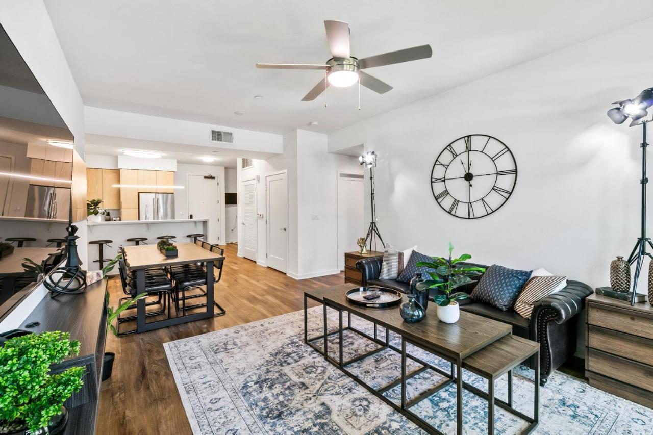 Beverly Grove Chic City Oasis 2 Bedroom Apt With Den 138 Los Angeles Luaran gambar