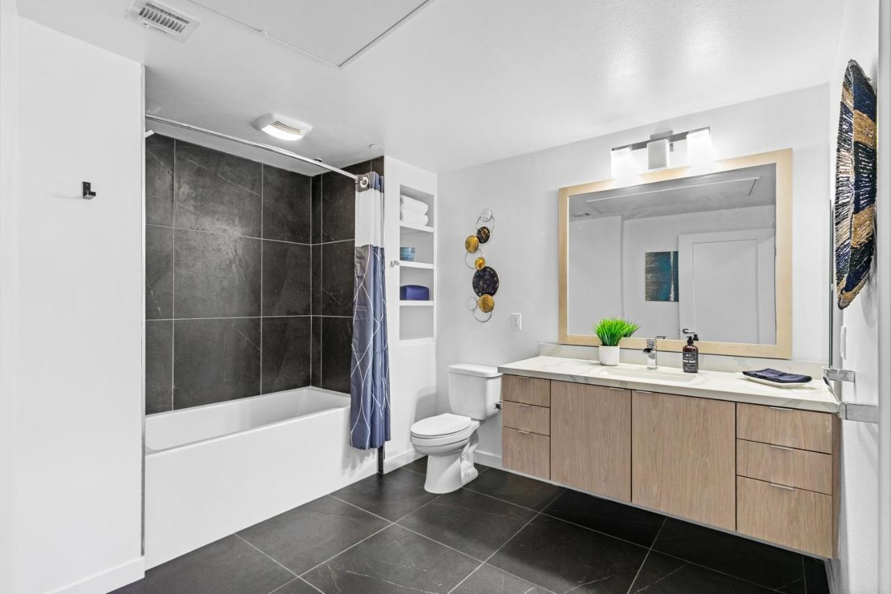 Beverly Grove Chic City Oasis 2 Bedroom Apt With Den 138 Los Angeles Luaran gambar